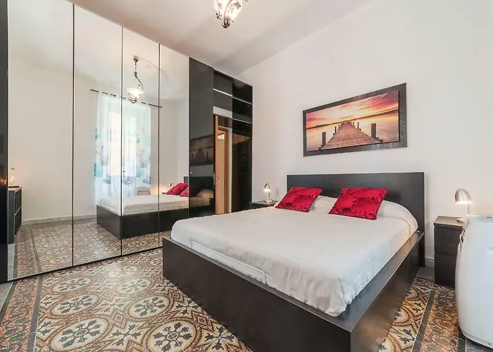 Apartment Guesthost - Borgo Pio Elegant Apartment!